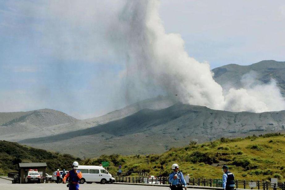 日本24小时内连发30次火山性地震